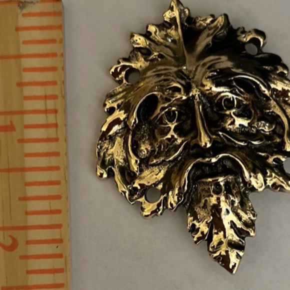 silver greenman  cloak clasp - Picture 4 of 4